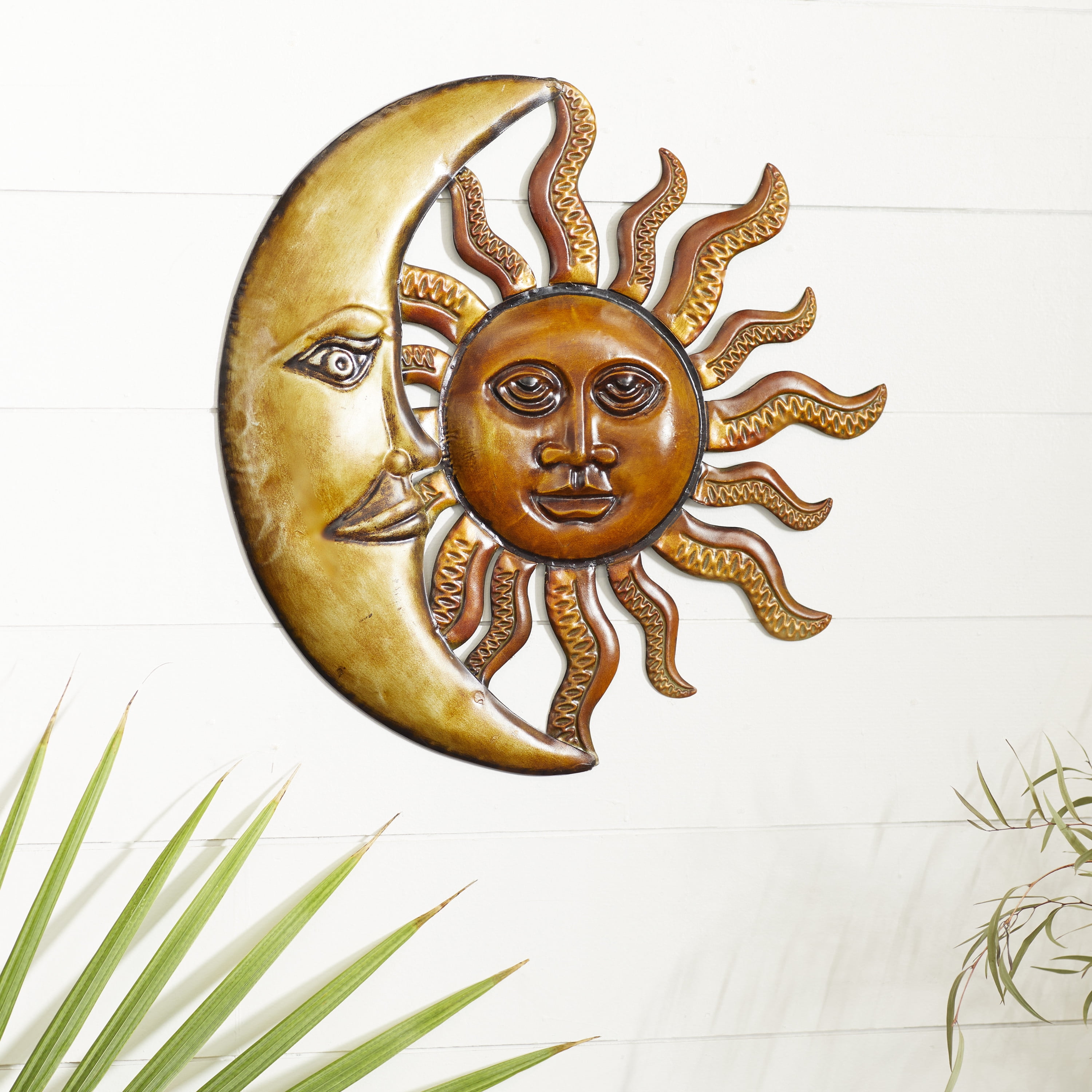 DecMode Red Metal Indoor Outdoor Sun and Moon Wall Decor