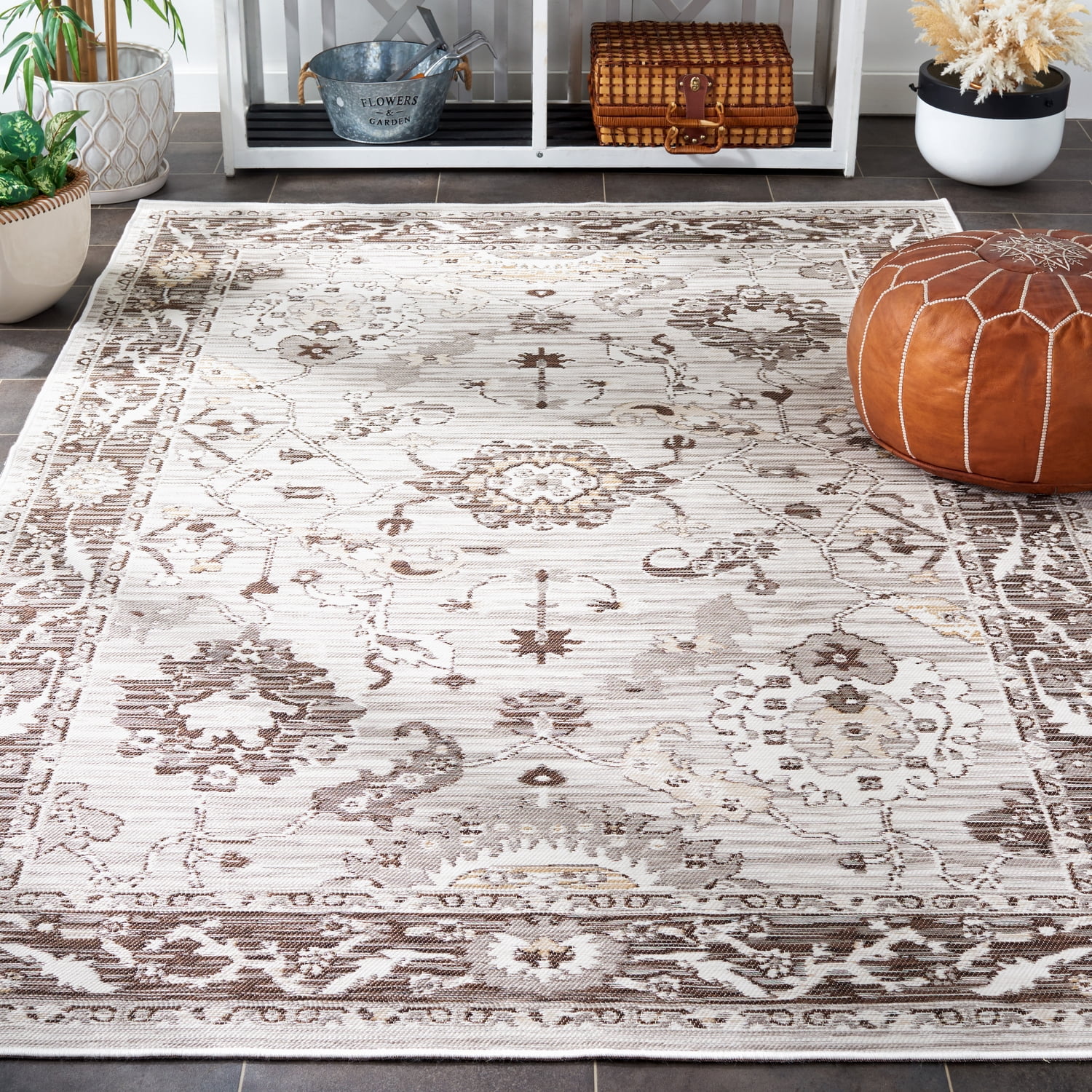 SAFAVIEH Sunrise Joanna Floral Reversible Indoor/Outdoor Area Rug, Grey/Beige Black, 4' x 5'7"