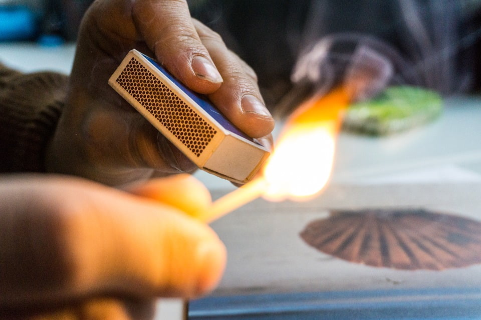 Sulfur Burn Fire Match Focus Kindle Sticks Flame20 Inch By 30 Inch