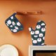 thumbnail image 5 of Fiudx Ofertas de la semana Guantes aislantes gruesos Guantes para horno Almohadillas aislantes Guantes para microondas Alfombrillas de cocina Aptas para cocinas Restaurantes Panaderías Barbacoas al a, 5 of 6