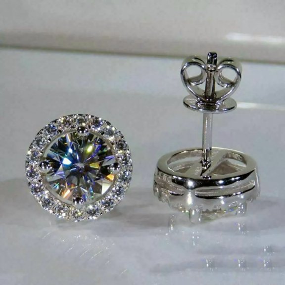 Solitaire Stud Earring
