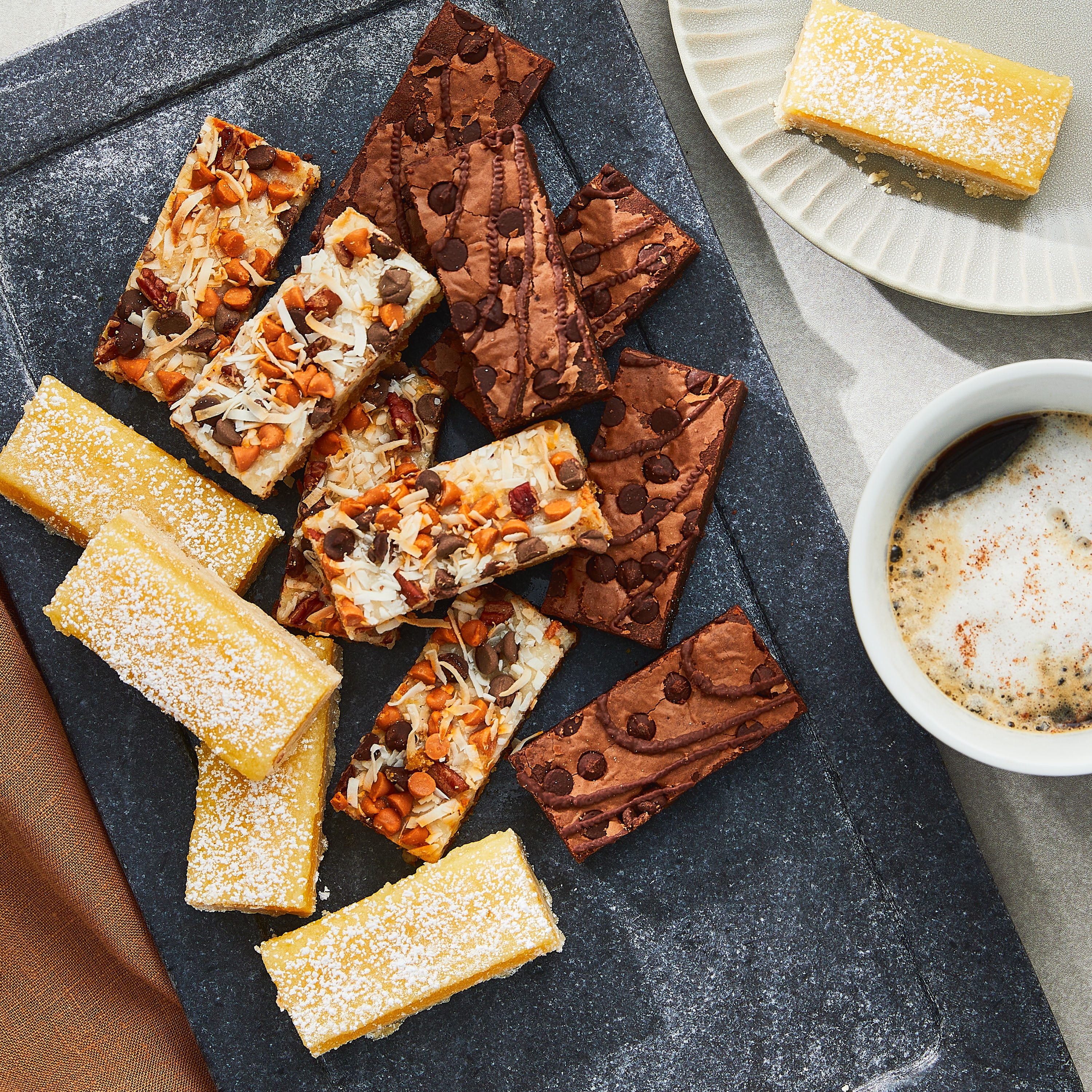 Marketside Brownie, Lemon, Seven Layer Bar Platter, 26 oz, 15 Count (Shelf-Stable) Baked