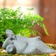 thumbnail image 3 of de de resina, figura tradicional, estatua, decoración del hogar, paisajismo, Bebida mentirosa, 3 of 9
