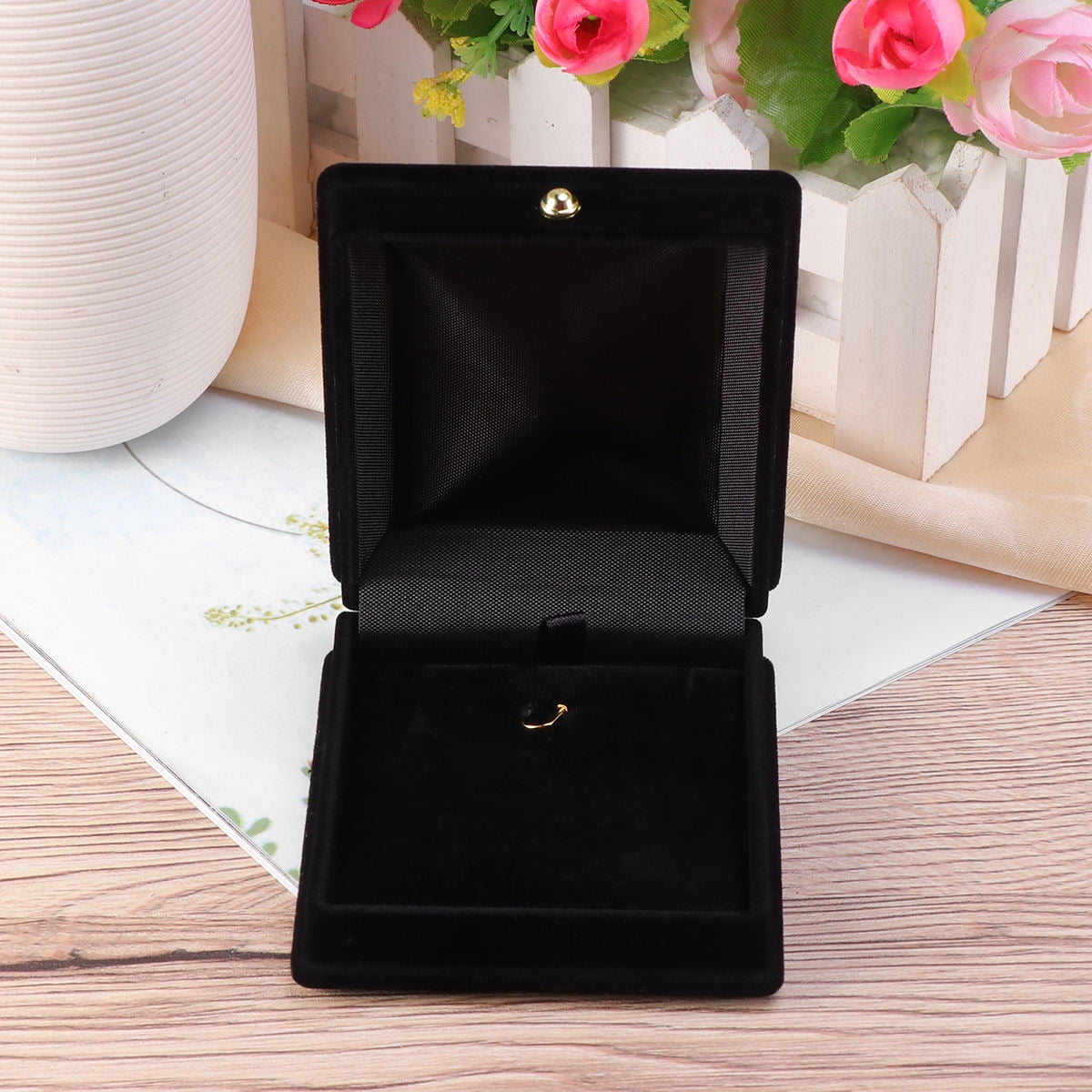 WRISTBIQUE Flocking Black Necklace Box Jewelry Organizer for Stylish Storage