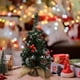 thumbnail image 1 of Decoraciones navideñas Fiudx Árbol de Navidad de lino y frutos rojos Adornos navideños Decoración navideña de escritorio Mini árbol de Navidad, 1 of 7