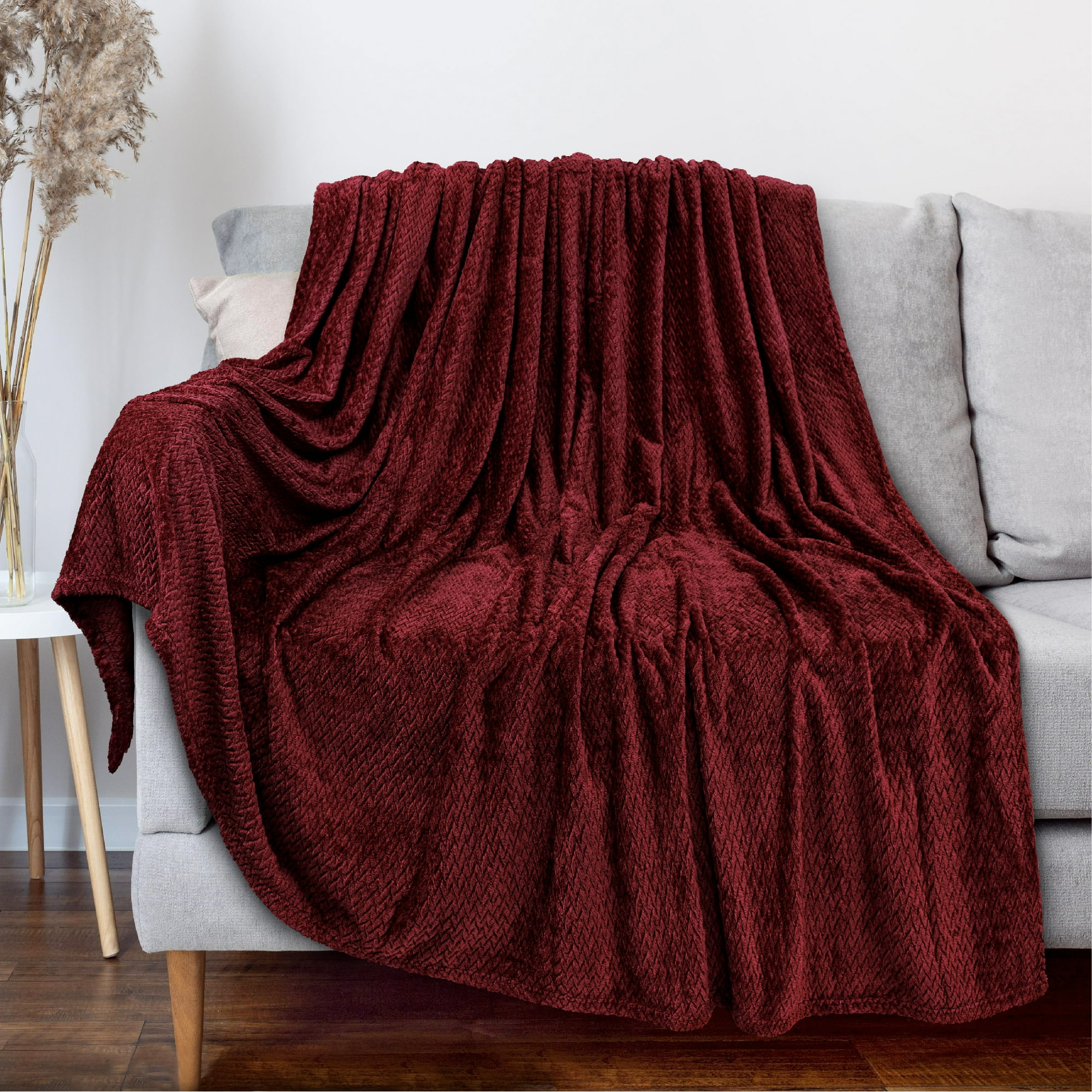 PAVILIA Soft Fleece Burgundy Dark Red Throw Blanket for Couch Lightweight Plush Warm Blankets for Bed Fuzzy Cozy Flannel Blanket Throw for Sofa Travel Jacquard Pattern Wine Red Twin 60x80 inch