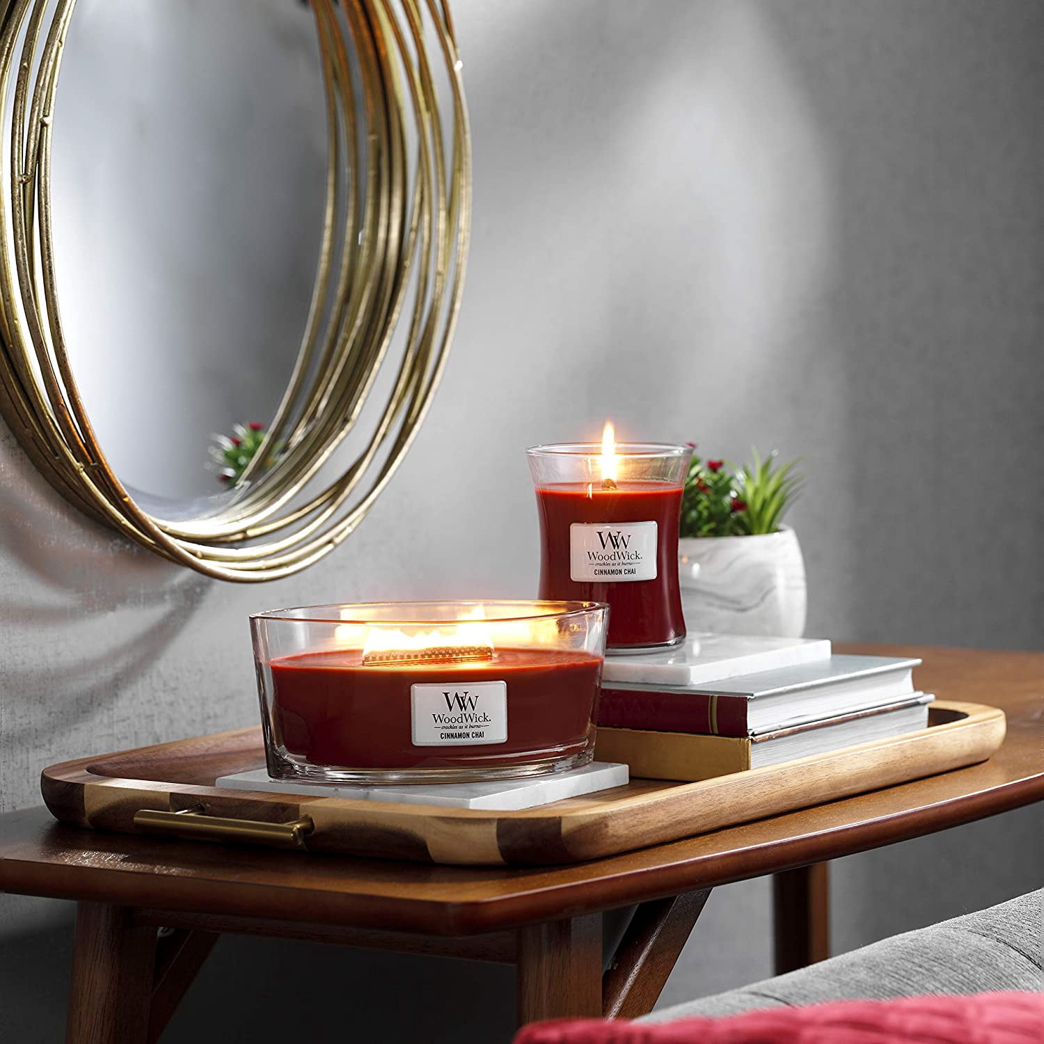 WoodWick - Cinnamon Chai Medium Hourglass Jar Candle