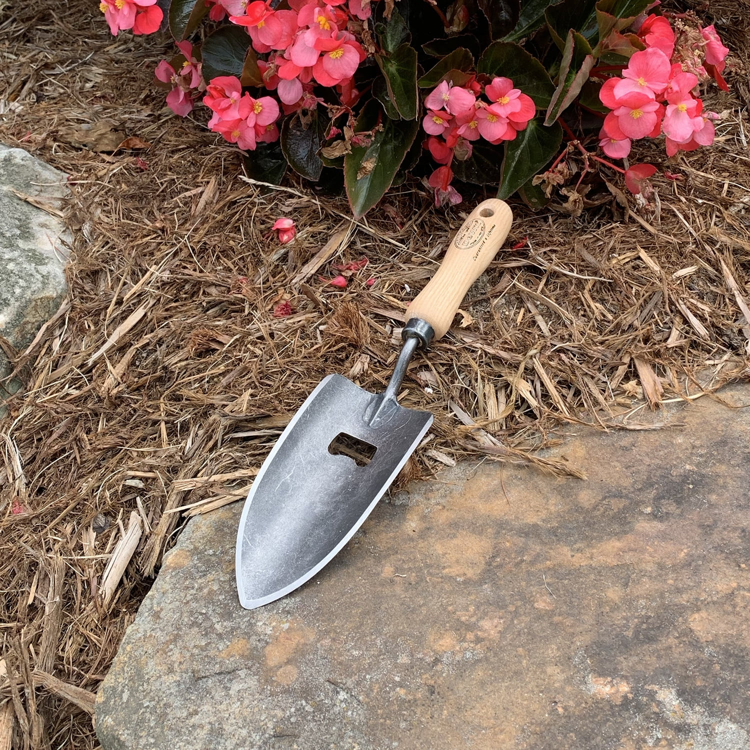 Bottle Opener Trowel – 2-in-1 Gardening Tool for Planting and Enjoying Your Favorite Beverage