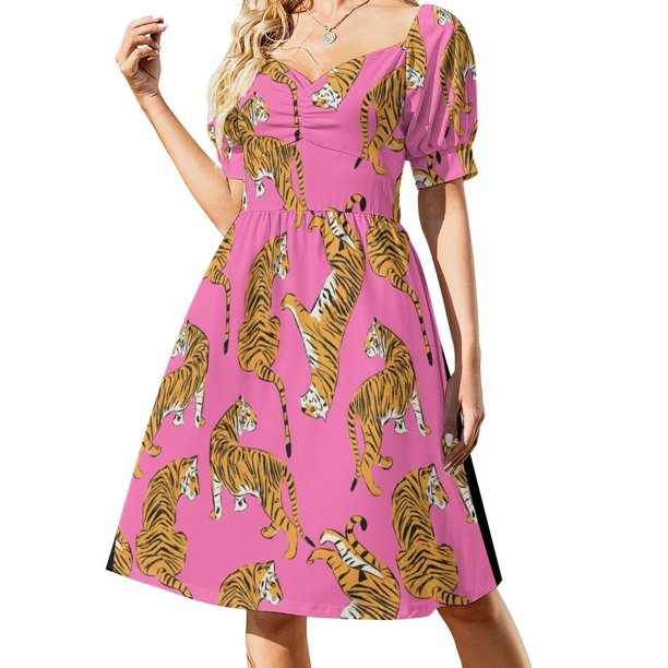 Vestido de verano elegante de manga corta con estampado de tigre rosa repetido - Estilo preppy, moderno y contemporáneo.