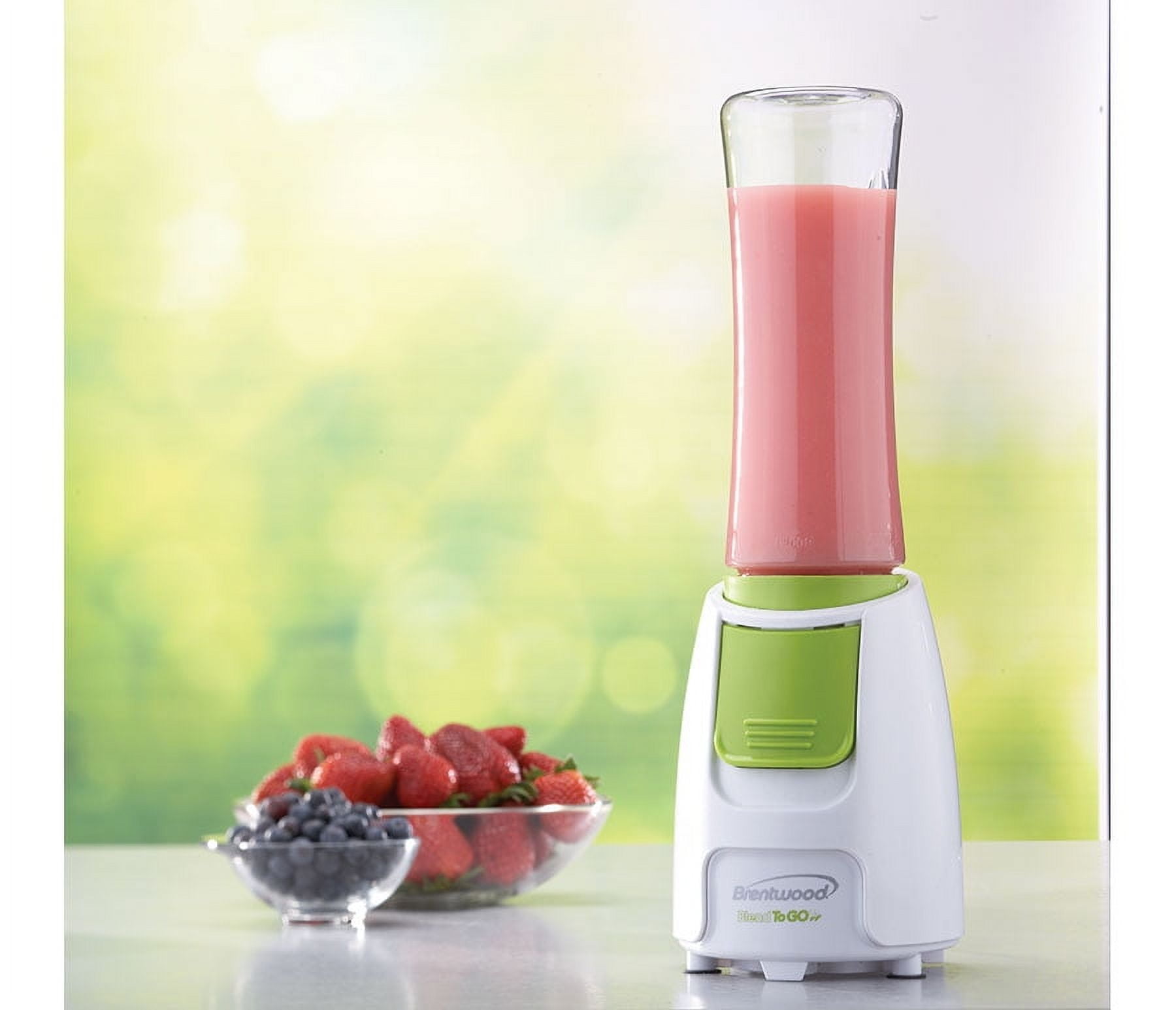 Brentwood JB-196 Blend To Go Personal Blender with Travel Cup 20oz, White