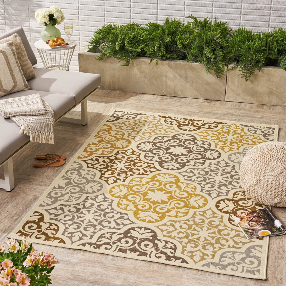 Indoor/ Outdoor Floral 5 x 8 Area Rug, Ivory,Multicolored