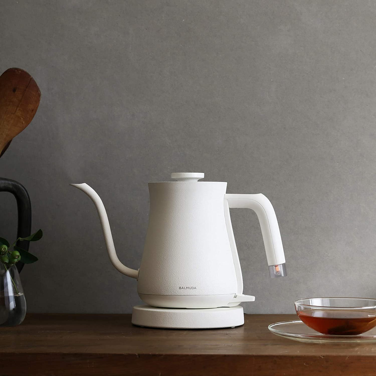 K02A-WH BALMUDA White Electric Kettle The Pot Home Kitchen from