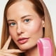 thumbnail image 2 of Brillo de labios y aceite labial teñido Hybrid Saie Glossybounce Play, 2 of 8