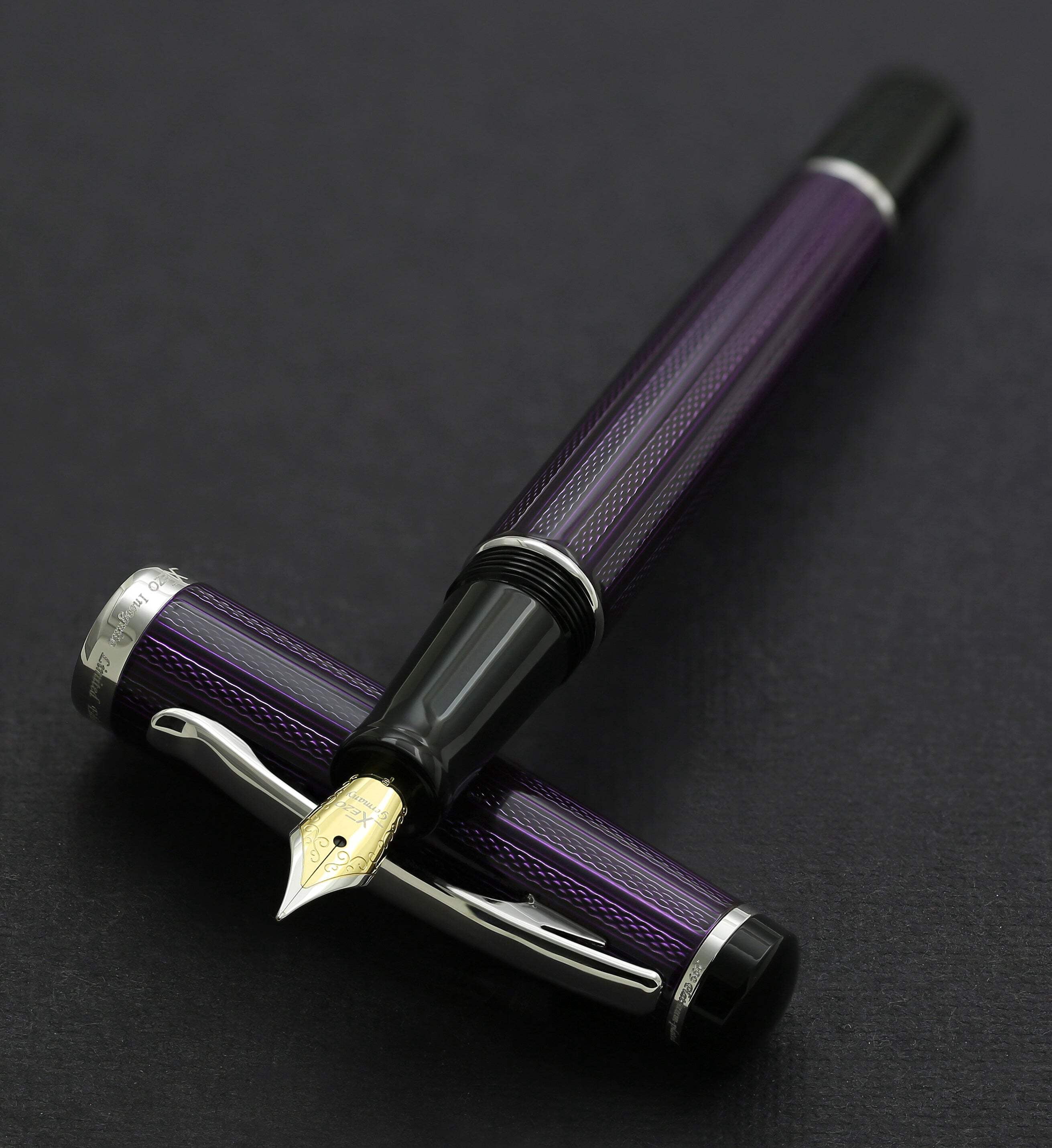 Xezo Xezo Incognito™ Diamond-Cut Lacquered Brass Fountain Pen (Fine Nib) - Purple