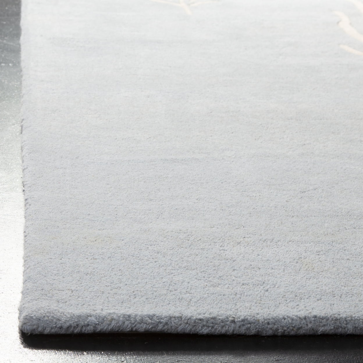 SAFAVIEH Soho Jarvis Peacock Feather Wool Runner Rug, Light Blue/Ivory, 2'6" x 8'
