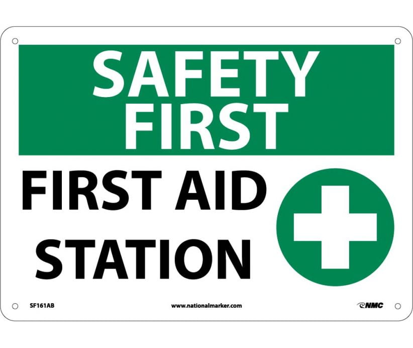 First Aid Station Green Sign Medical Help Signage Injury Safety Signs Funny Aluminum Metal Warning Signs for Property Safety Notice Sign Gate Sign for Home 8x12