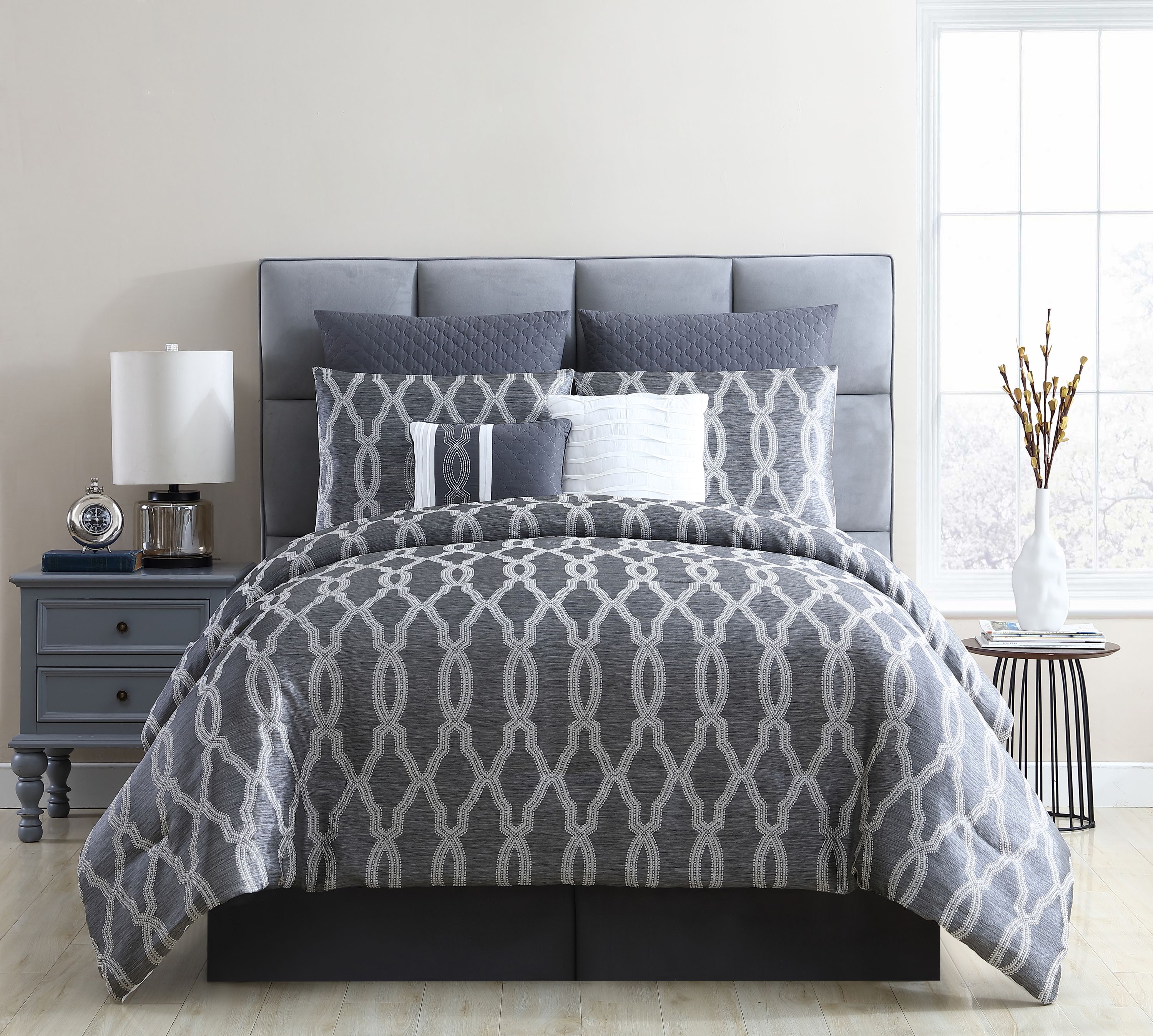 VCNY Home Brandy Jacquard Trellis Comforter Set , Queen, Gray