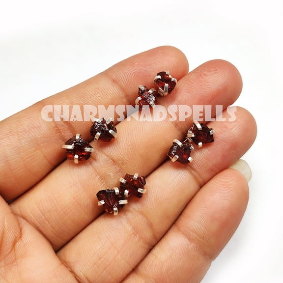 Raw Garnet Earrings - 925 Sterling Silver Studs - Garnet Jewelry - Birthstone Earrings - Crystal Jewelry - Capricorn Gift - Stud Earring
