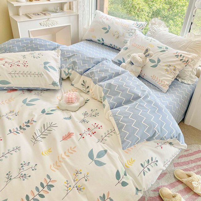 Floral Comforter Set with Sheet and Pillowcases, Soft Hotel Quality Bedding, Full Queen Size