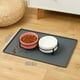 thumbnail image 2 of Alfombrilla para comida para perros y gatos, bandeja impermeable de silicona para colocar cuencos para mascotas para evitar derrames de comida y suciedad en el suelo, 2 of 5