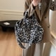 thumbnail image 4 of Bolso Hombro Mujeres Lambswool Leopardo Gran Capacidad Bolsillo, 4 of 9