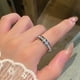 thumbnail image 5 of Elegante anillo de oro | Joyas de compromiso de boda apilables | Diseño versátil | Acabado pulido duradero | Listo para regalo | Múltiples tamaños disponibles | 1 Pieza, 5 of 6
