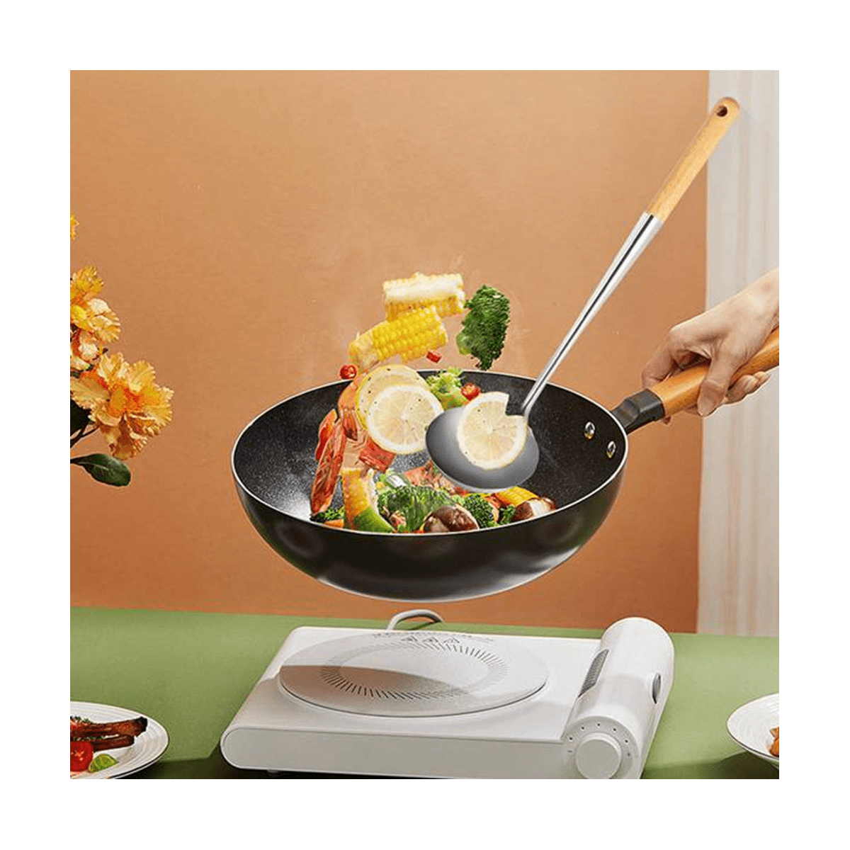 Wok Gourmet En Inox, Sa Poignée En Bois Et Sa Grille En Acier Mastrad