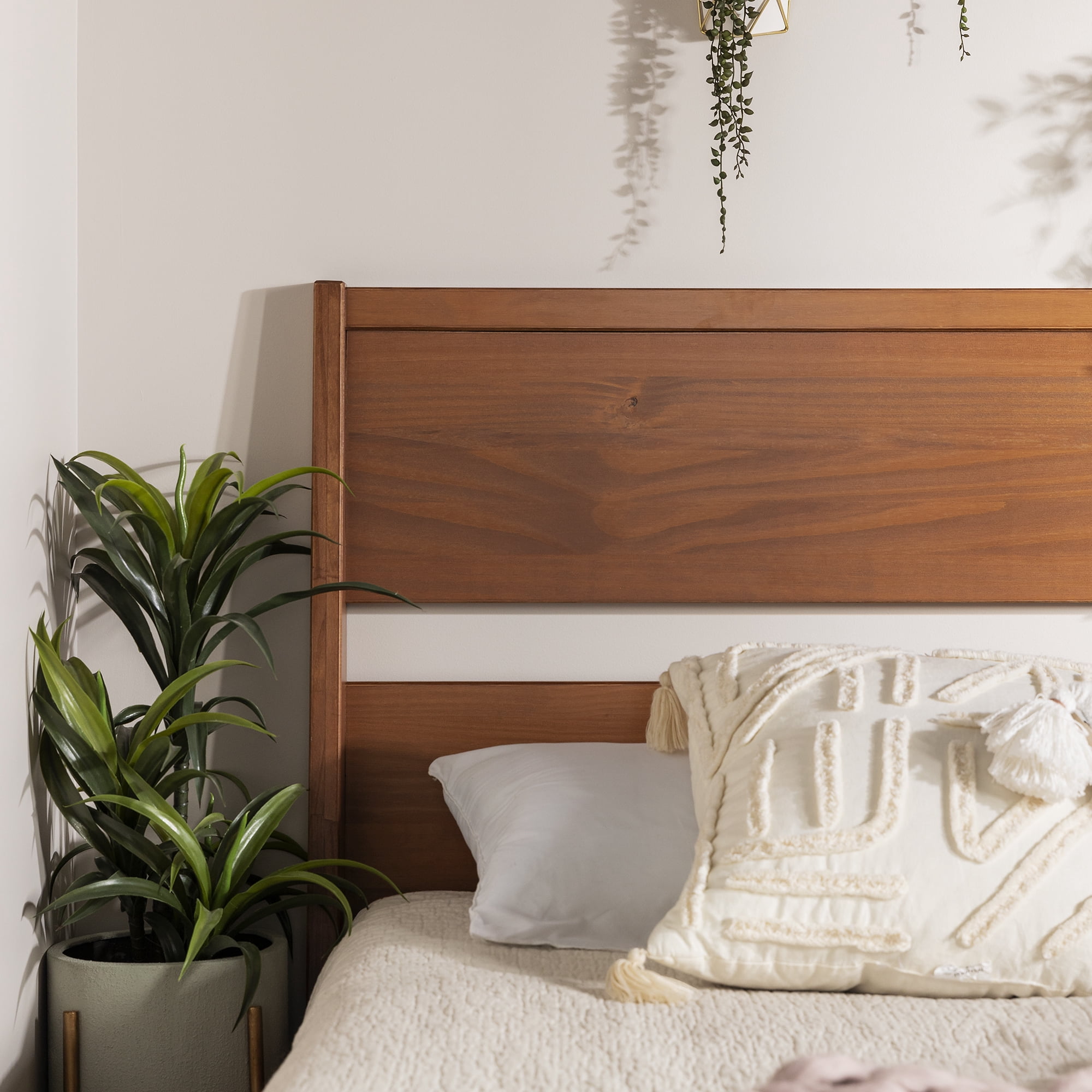 Walker Edison Abrielle Modern Queen Platform Caramel Bed Frame