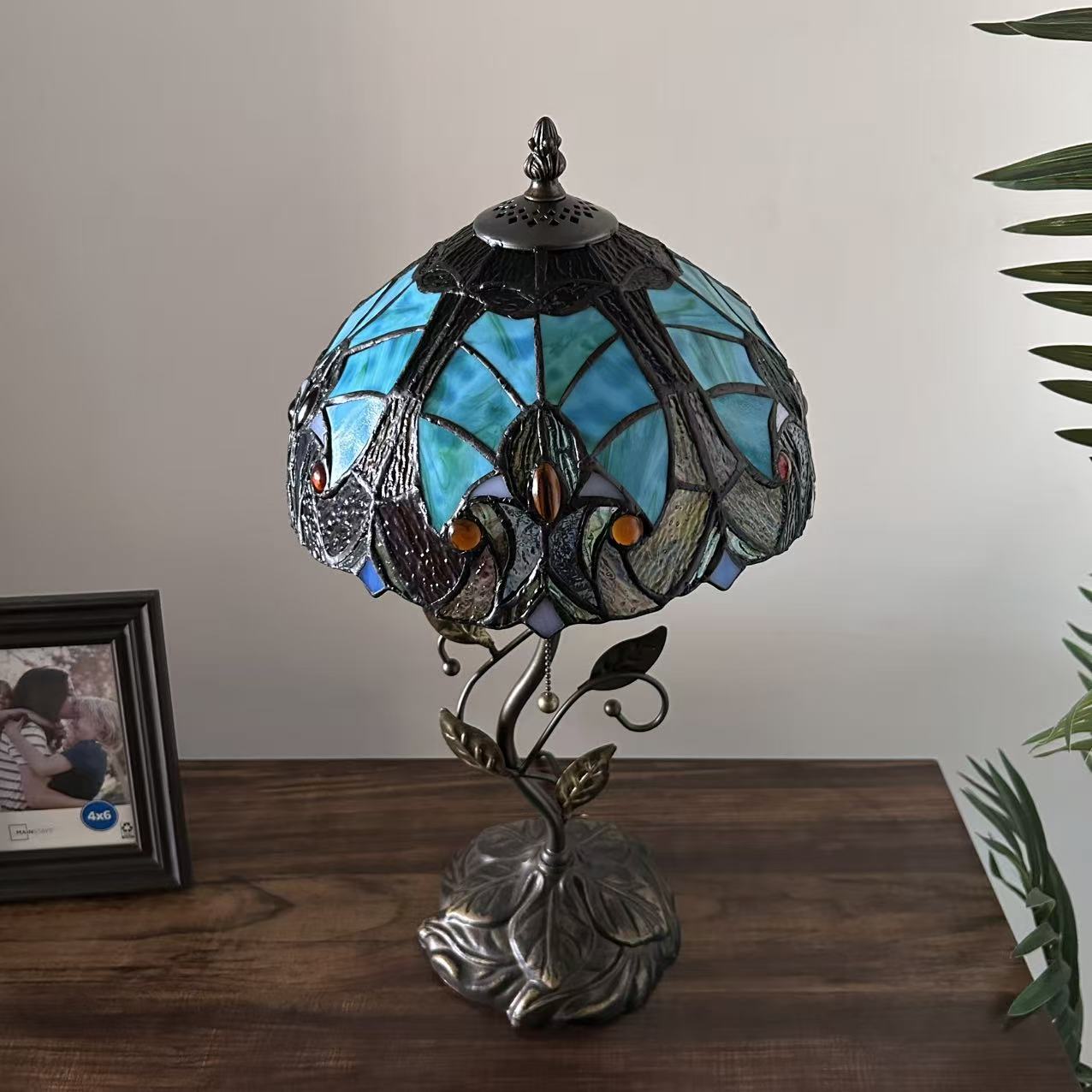 Tiffany Table Lamp Green Brown Stained Glass Iron Metal Leaves Bronze Base Included LED Bulb Liaison Lamp for Living Room Bedroom Bedside 20'H*10"W