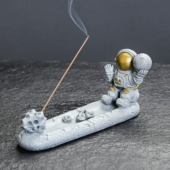 1pc Resin Astronaut Incense Burner Creative Home Decorations Space Man Incense Stick Holder for Christmas and Valentine's Day (Without Incense)