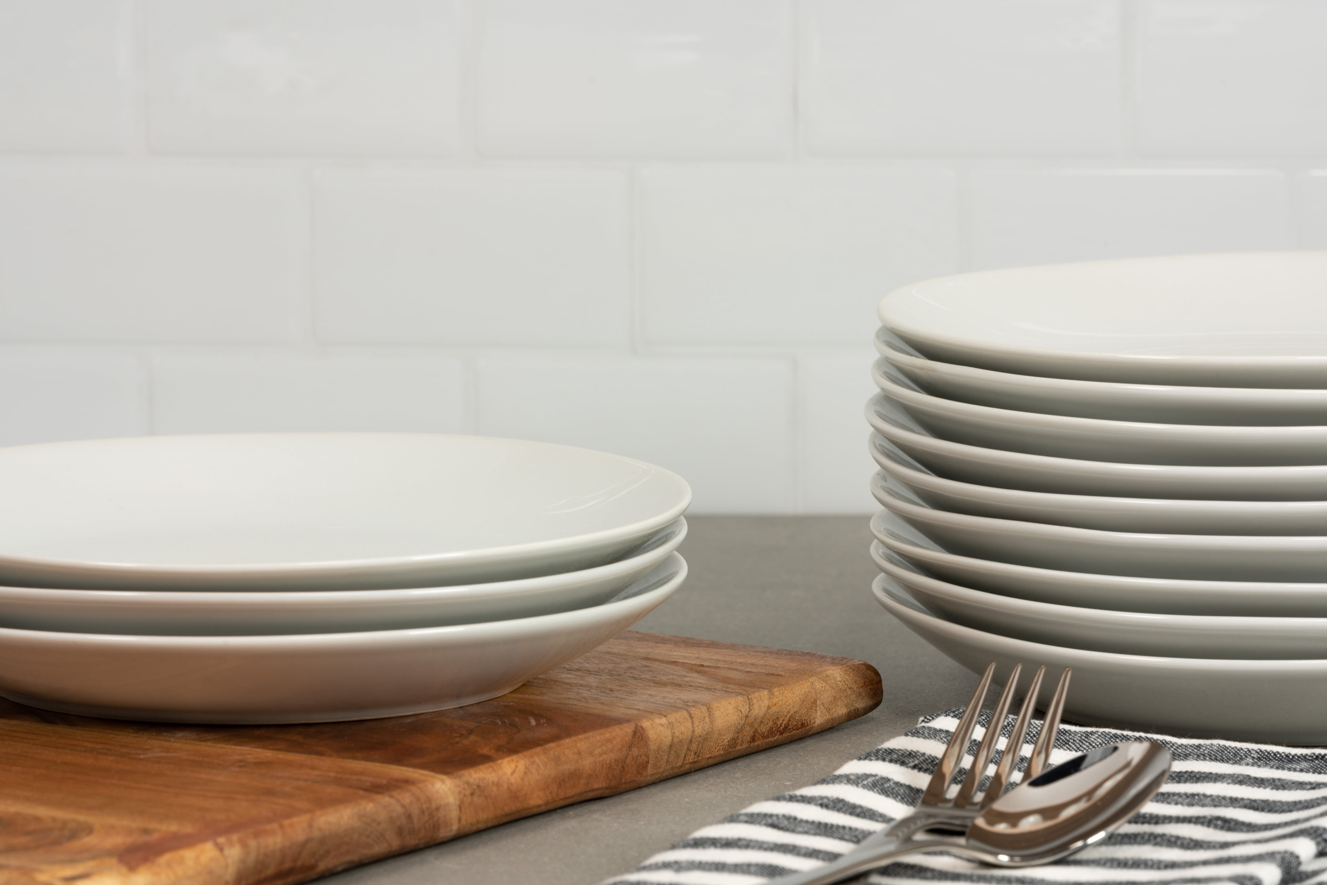 10 Strawberry Street Catering Pack 7.5" Coupe Salad Plates - Set of 12