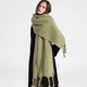 thumbnail image 3 of Bufanda lisa de cachemira verde brillante de lujo para mujer, chal de invierno, bandana, pashmina, borla, fular femenino, manta gruesa, 2022, 3 of 5