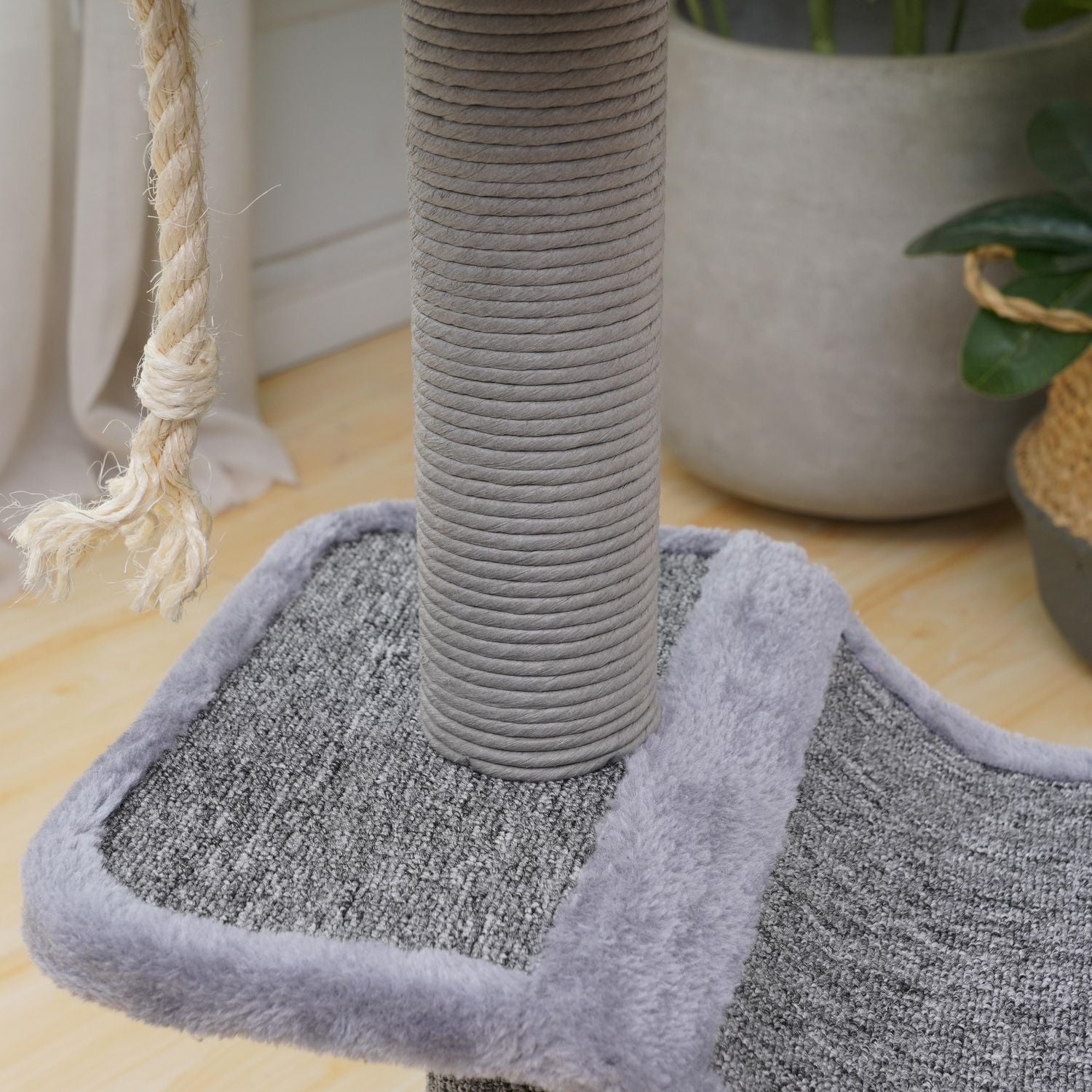 Catry Grimbit Small Minimalistic Carpet Cat Tree