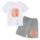 thumbnail image 3 of Conjunto de bebé nuevo estampado de moda con patrón de baloncesto verano niño cómodo transpirable casual deporte niño camiseta pantalones cortos conjunto de 2 piezas, 3 of 5