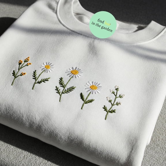 Embroidered Daisy flower Sweatshirt, Wildflower Sweater, Cute Daisy Floral Gift for Mom, Mother's Day Gift