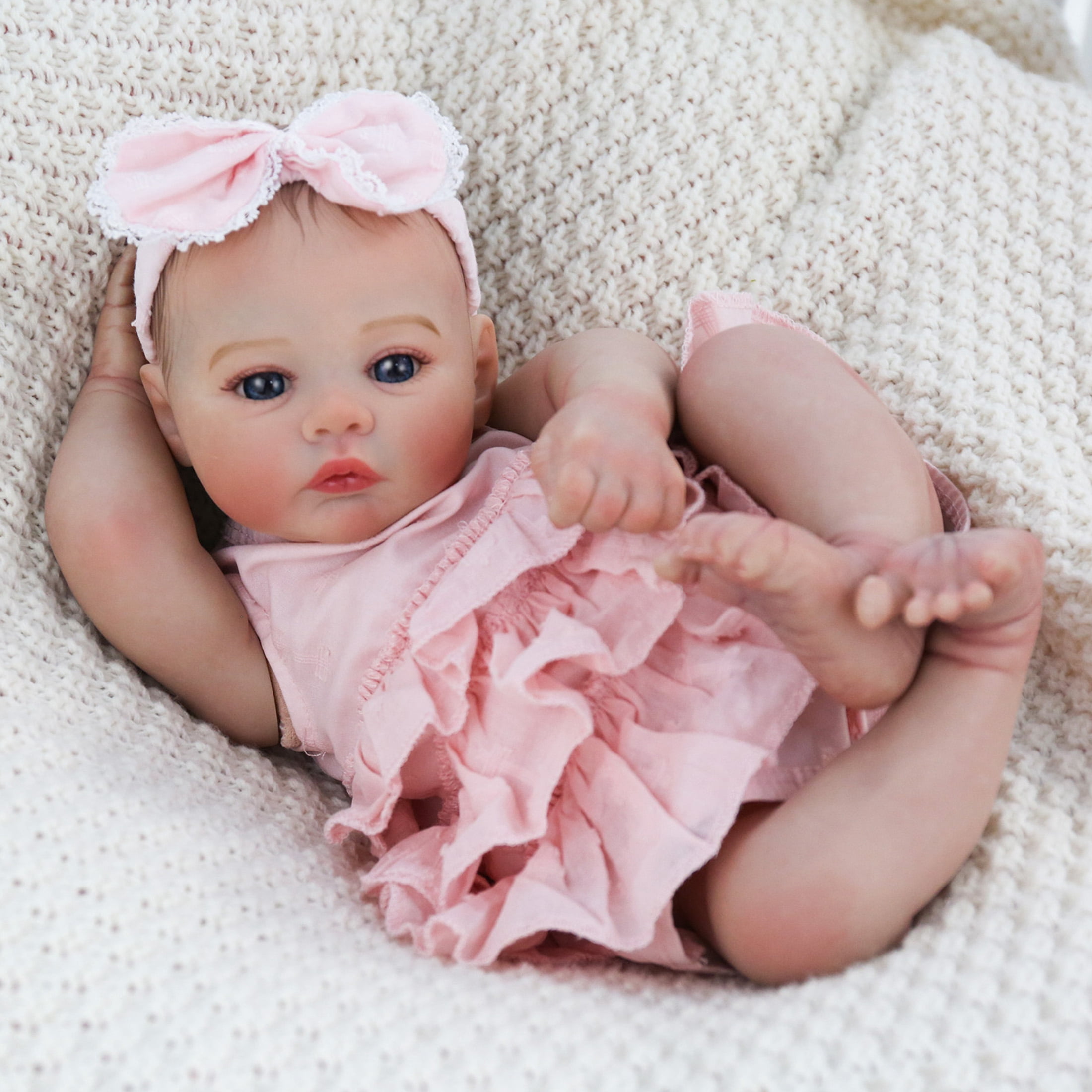Lifelike Reborn Baby Dolls Girl - 18 Inch Realistic Newborn Eyes Open Doll with Soft Cloth Weighted Body, Real Life Dolls Gift Set for Kids Age 3+