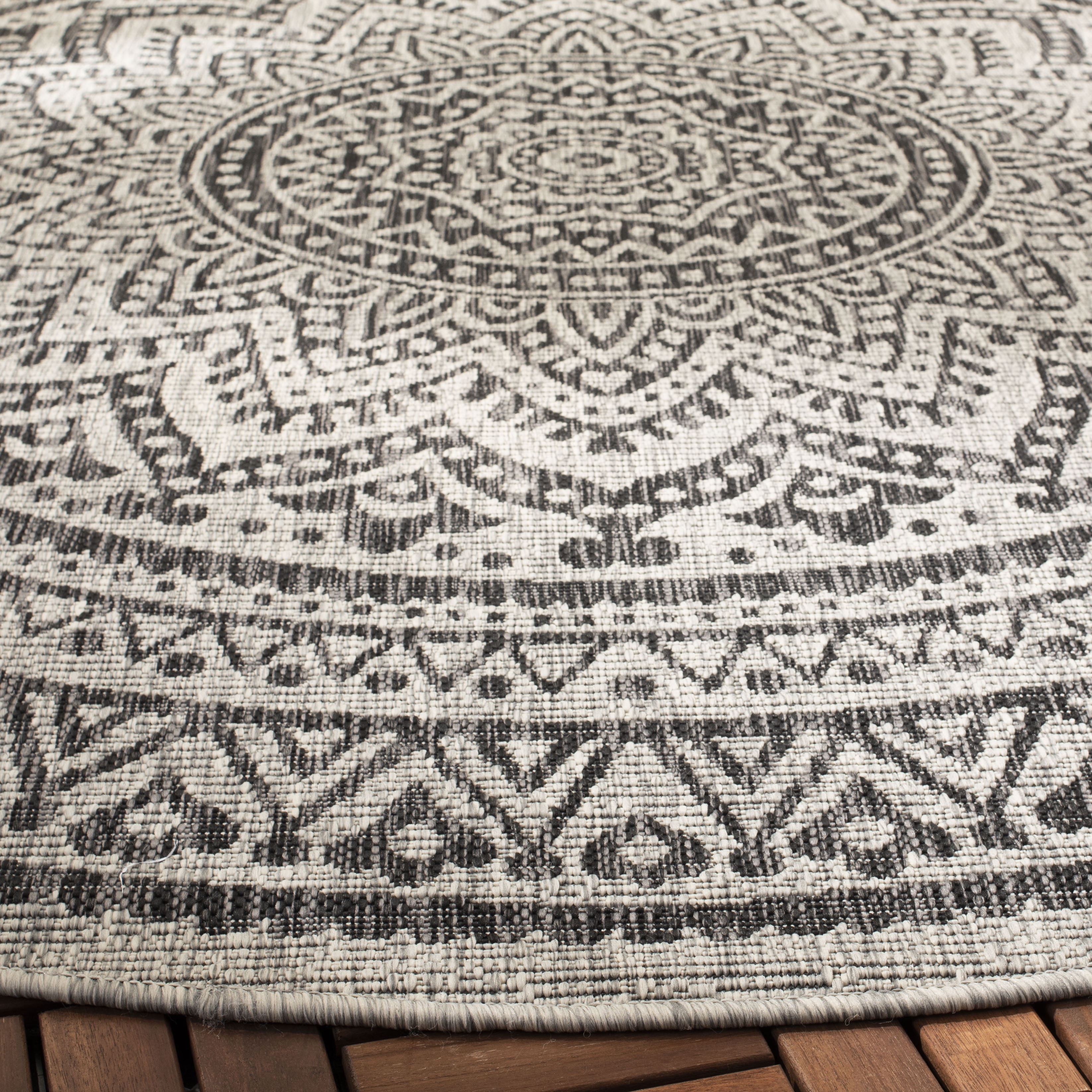 SAFAVIEH Courtyard Josiah Floral Medallion Indoor/Outdoor Area Rug, Light Grey/Black, 3' x 3' Round