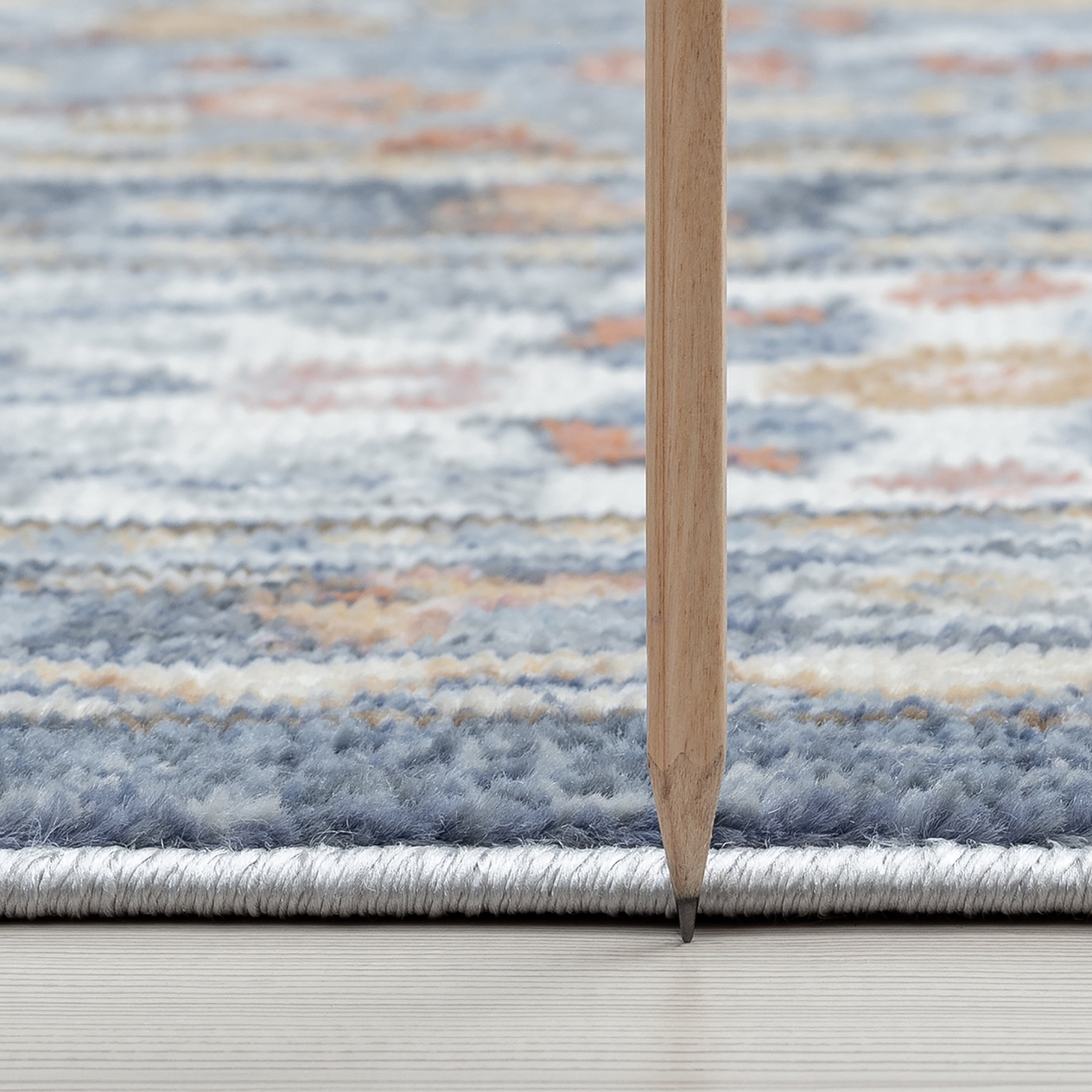Allure Traditional 5' x 7' Navy and Gray Polypropylene Indoor Area Rug