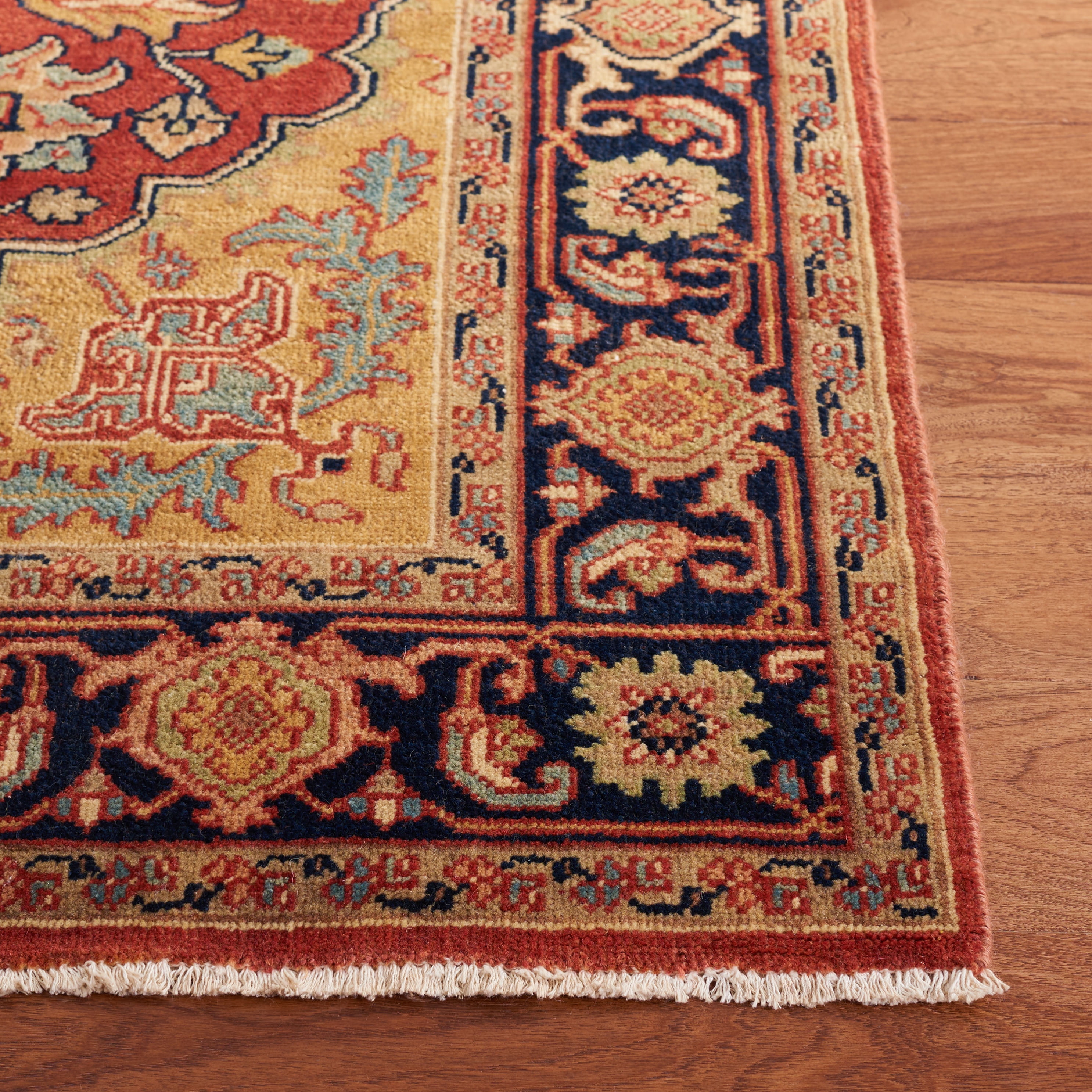 SAFAVIEH Heriz Janie Floral Wool Area Rug, Red/Multi, 4' x 6'