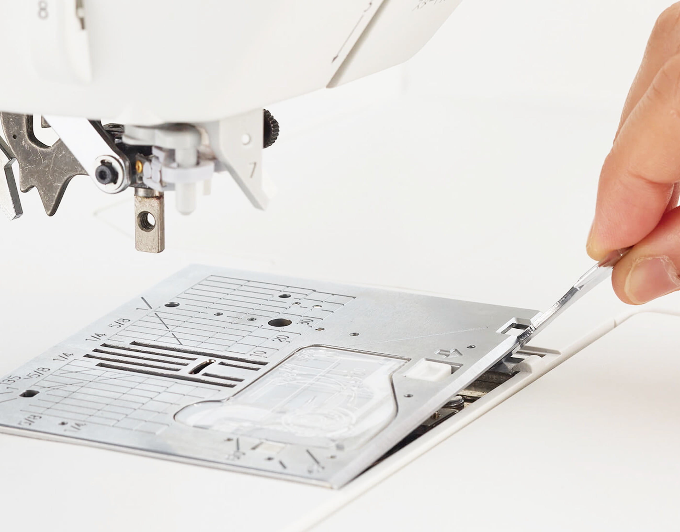 Juki Sayaka DX-3000QVP Quilt Virtuoso Pro Computerized Sewing& Quilting Machine