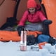 thumbnail image 5 of Botella de agua deportiva de acero inoxidable con aislamiento | Termo de gran capacidad | Tapa hermética con cordón | Hervidor resistente para montañismo al aire libre | Bebidas frías y calientes, 5 of 5