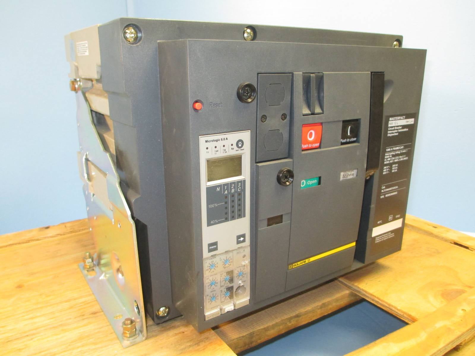 NEW Square D NW12L Masterpact EO Circuit Breaker 600V 1200 Amp Trip NW