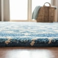 thumbnail image 4 of SAFAVIEH Roslyn ROS525A Handmade Blue / Ivory Rug, 4 of 8