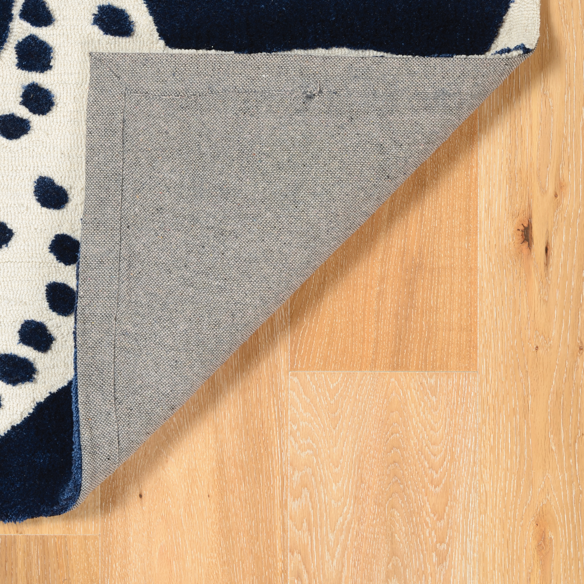 Linon Area Rug, Blue, 1.83' x 2.83'