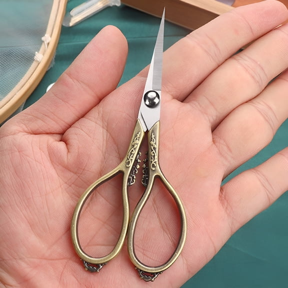 FACEGA Small Embroidery Sewing Scissors Comfortable Handle Easy to Grip for Craft Artwork Crochet Trimming Brass