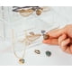 thumbnail image 5 of Organizador de belleza de acrílico para joyas caja de exposición bandeja para collares anillos pulseras artículos esenciales para decoración del hogar, 5 of 6