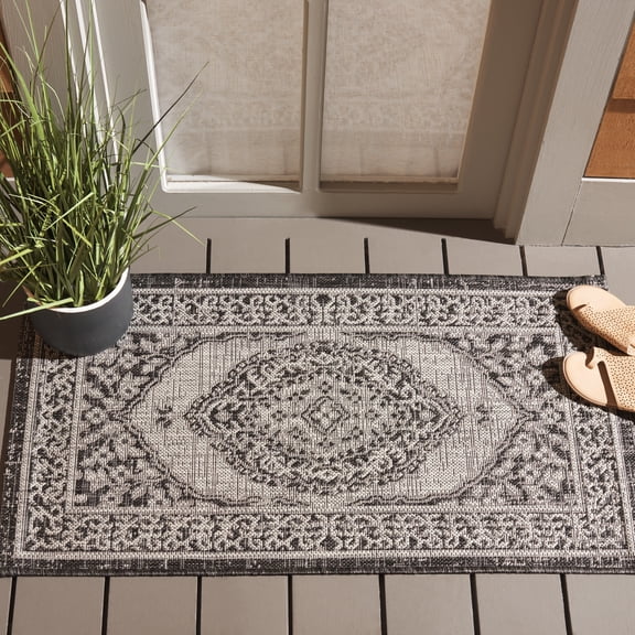 SAFAVIEH Courtyard Avi Traditional Indoor/Outdoor Area Rug, 2'7" x 5', Light Grey/Black