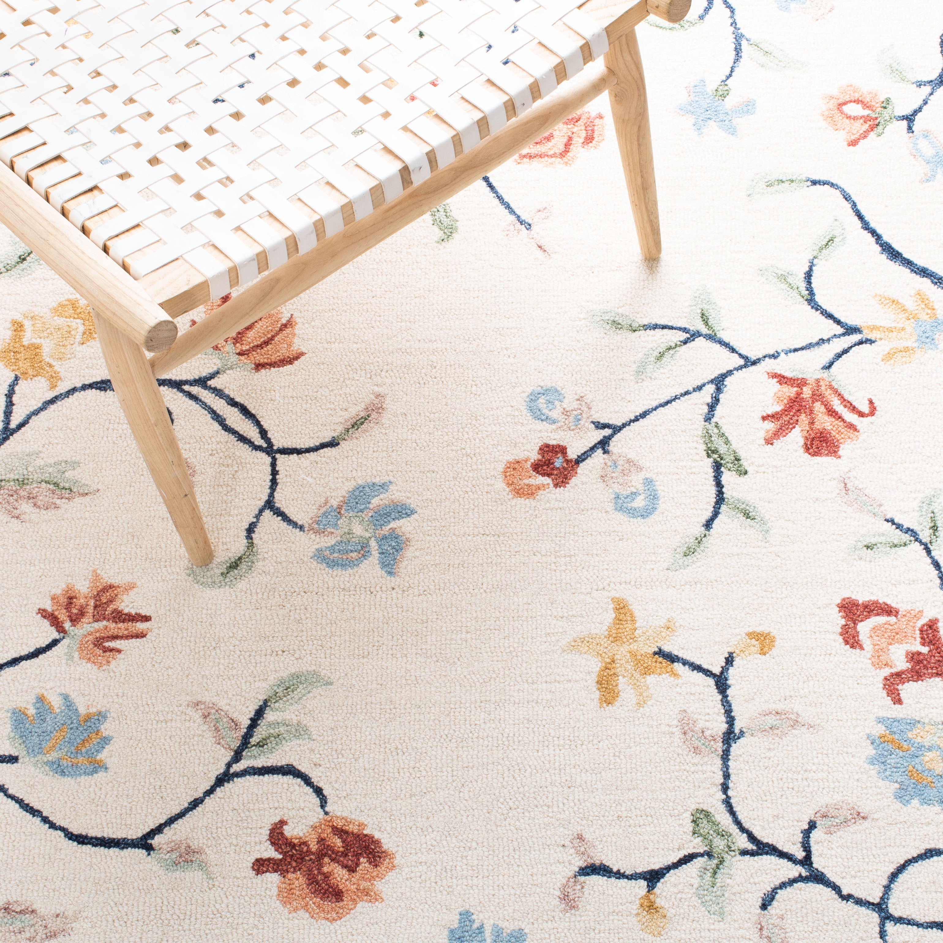 Safavieh Metro Antoine Floral Area Rug, Ivory/Blue, 5' x 8'