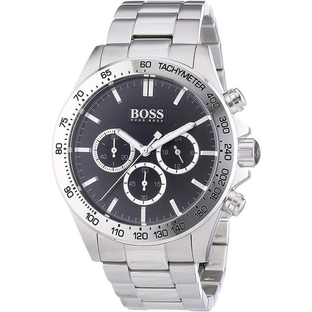 reloj para hombre de acero inoxidable hugo boss ikon 1512965 cronógrafo con caja y brazalete plateados, esfera negra con logo BOSS a las 12, tres subesferas y taquímetro en el bisel; suele usarse también como accesorio de vestir para ocasiones formales.