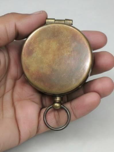 Maritime treasures Antique Style Pocket Compass with Chess Board Design – Nautical Navigation Instrument, Collectible Gift for Sailors & Chess Lovers